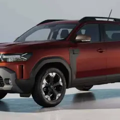 Nowy Dacia Duster w kolorze miedzianego brązu, prezentujący swoje nowe dacia duster kolory lakieru.