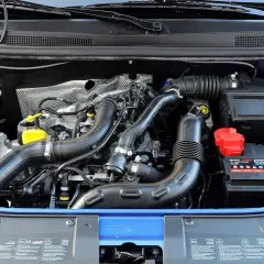 Silnik Dacia Sandero. Zastanawiasz się, jaki silnik wybrać? Ten widok pod maską może pomóc w decyzji.
